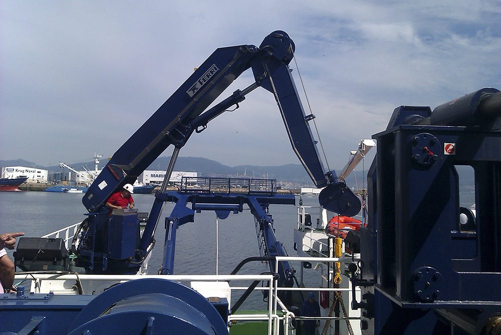 Brazo telescópico para CTD y roseta